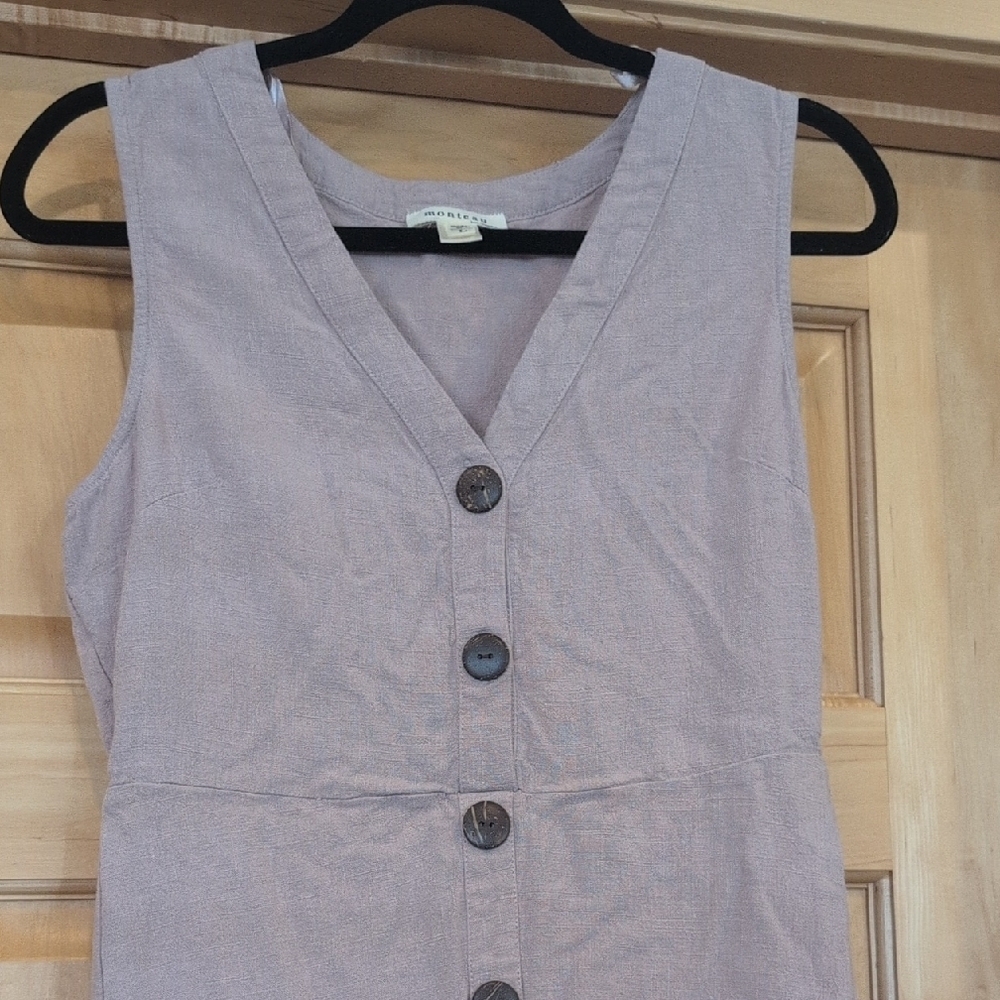 Elegant Sleeveless Button-Down Midi Dress - Picture 4 of 9